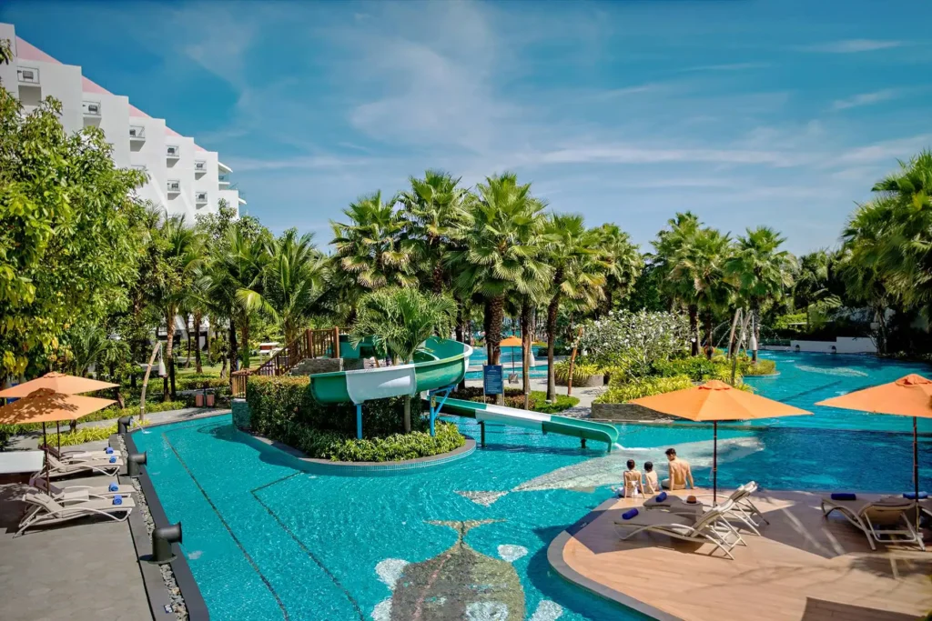 Cập Nhật Chi Phí Du Lịch Phú Quốc Mới Nhất: Bí Quyết Tiết Kiệm & Lên Ngân Sách 12 Resort ven biển cao cấp trong gói chi phí du lịch Phú Quốc trọn gói.