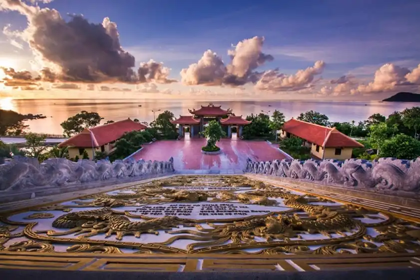 Chùa Hộ Quốc Phú Quốc: 10 Điều Cần Biết Trước Khi Đến Thăm 10 chua ho quoc phu quoc 15