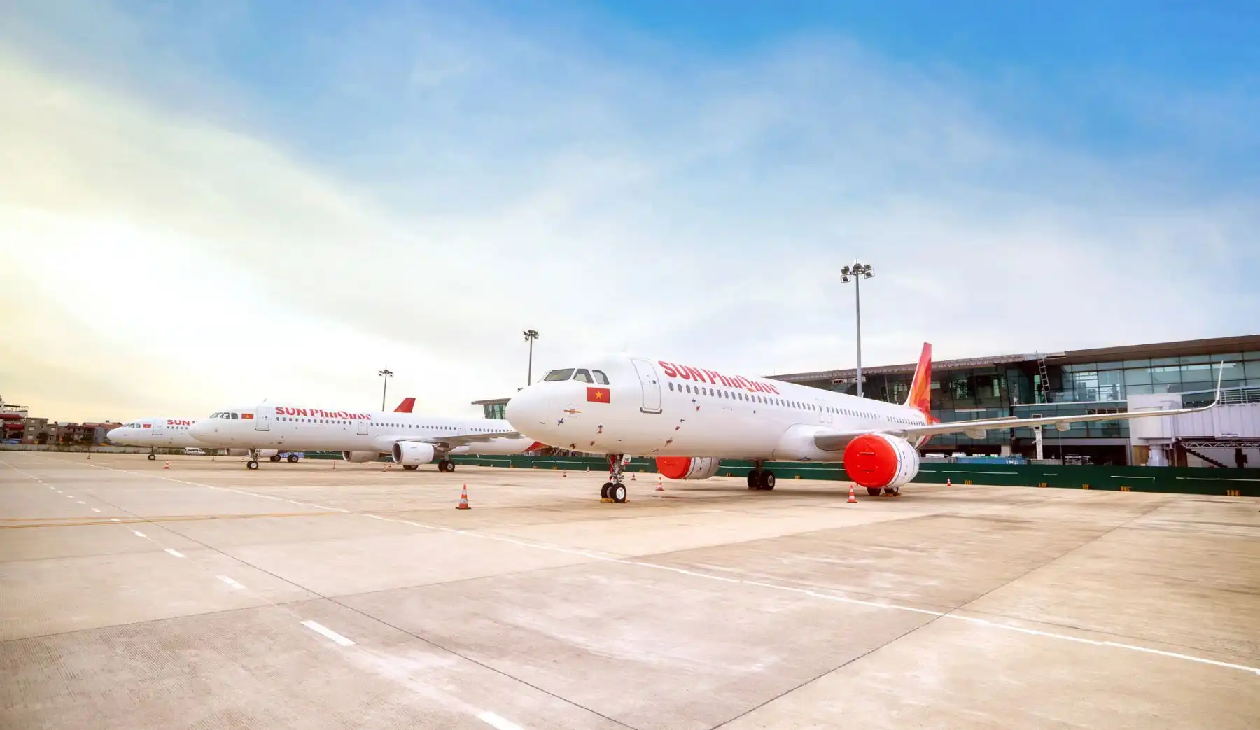 Hình ảnh vé máy bay Sun Phuquoc Airways với thiết kế hiện đại, thể hiện thông tin chuyến bay và thương hiệu hàng không nổi bật.